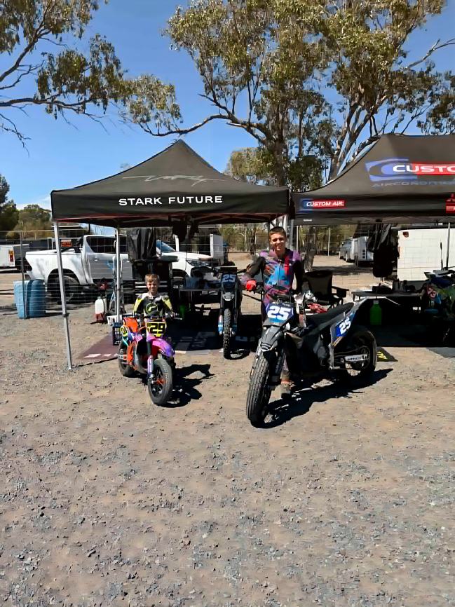 Aus-Emoto STARK paddock